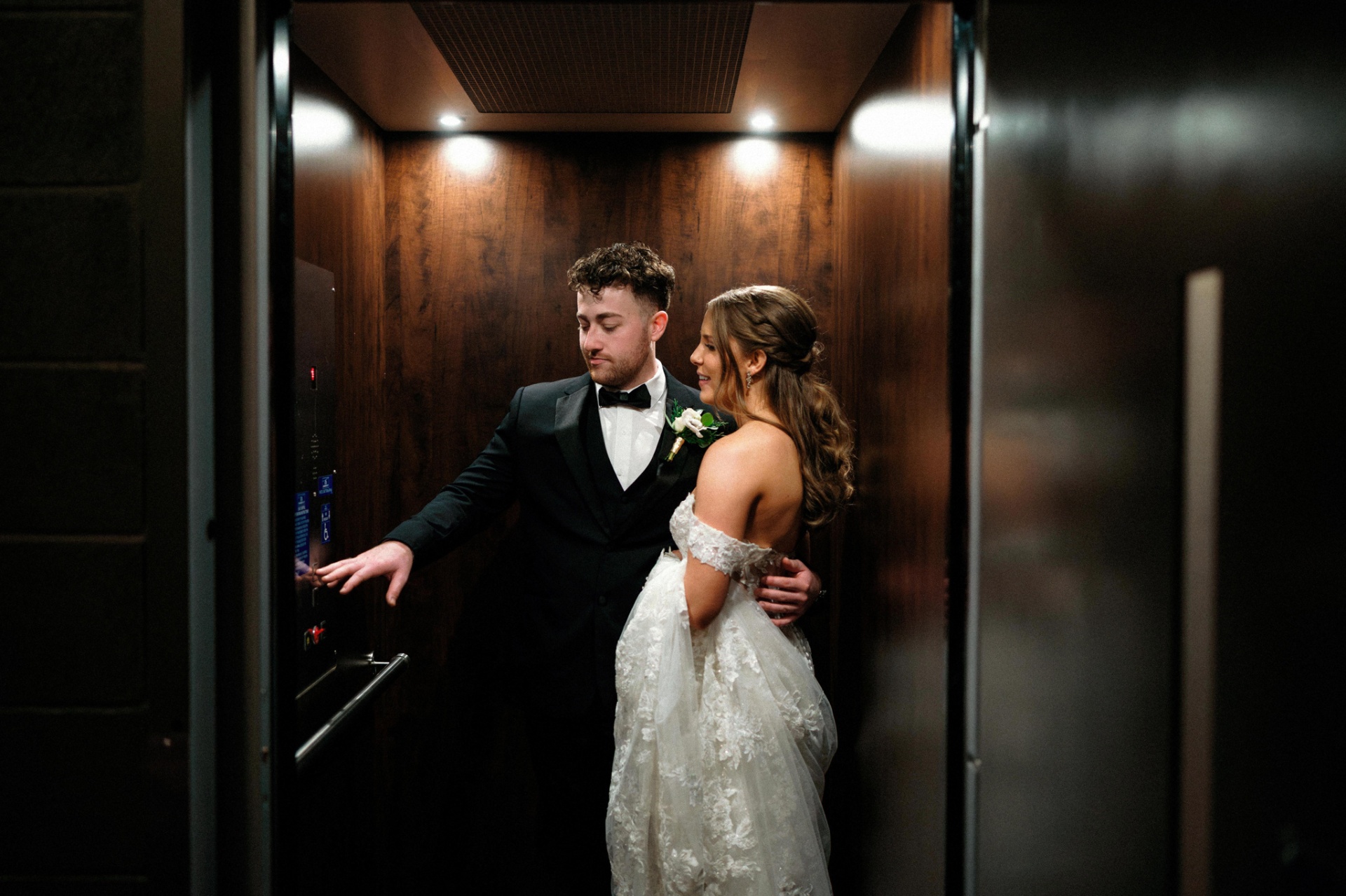 Couple in the Urban501 elevator